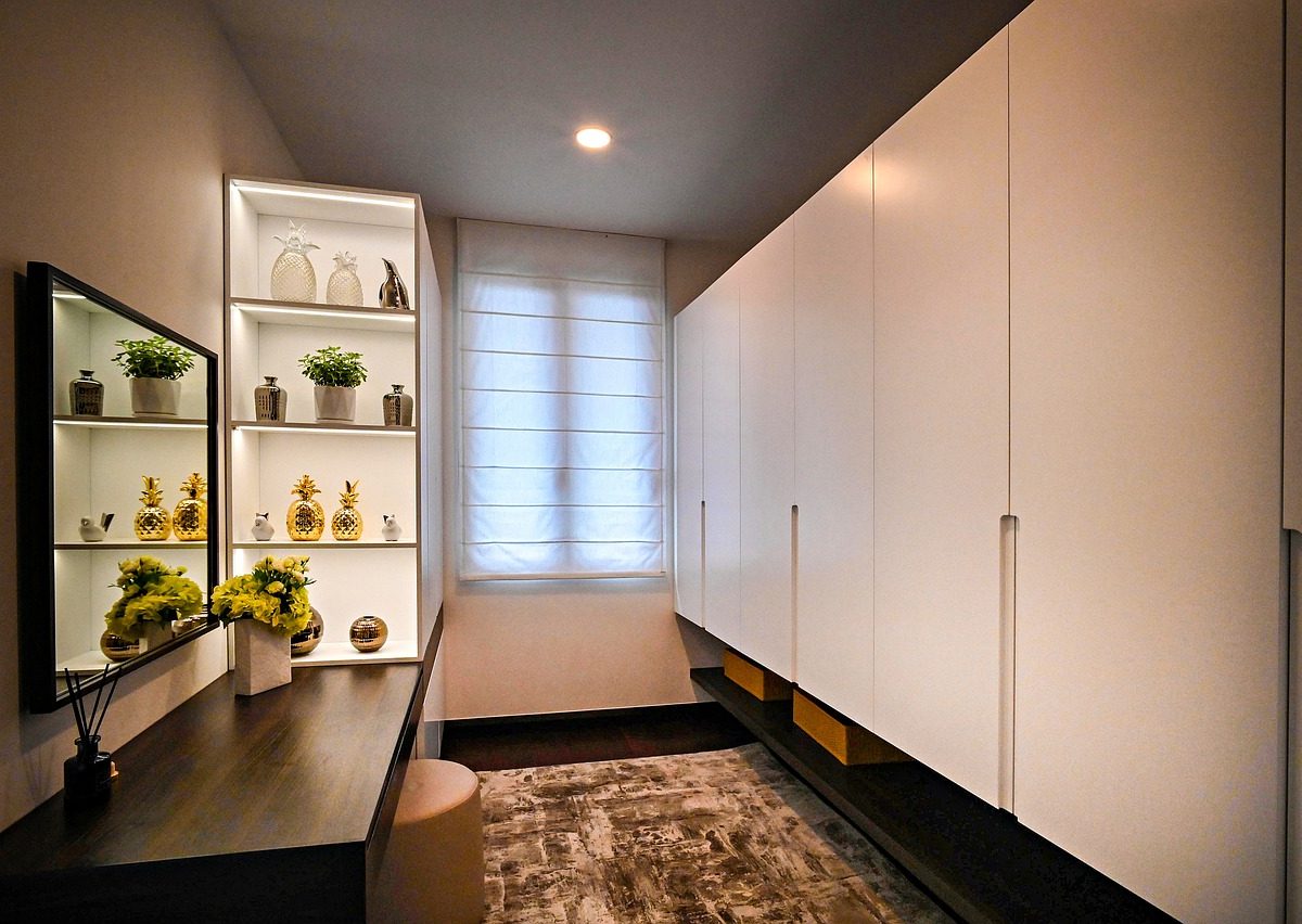 Pozytywny wpływ na design pomieszczenia dzięki szafie ze szkłem